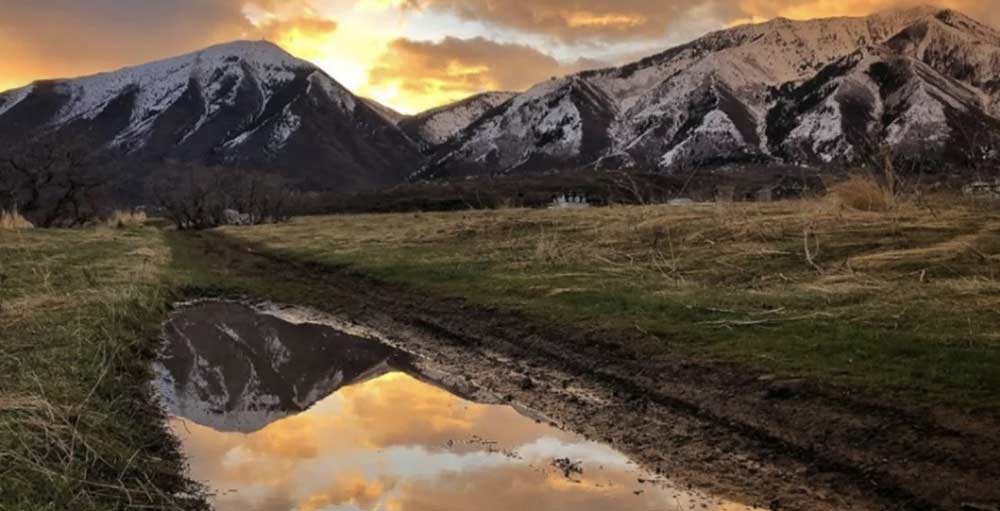 Photograph Utah mountains at sunrise taken by Gary Smith